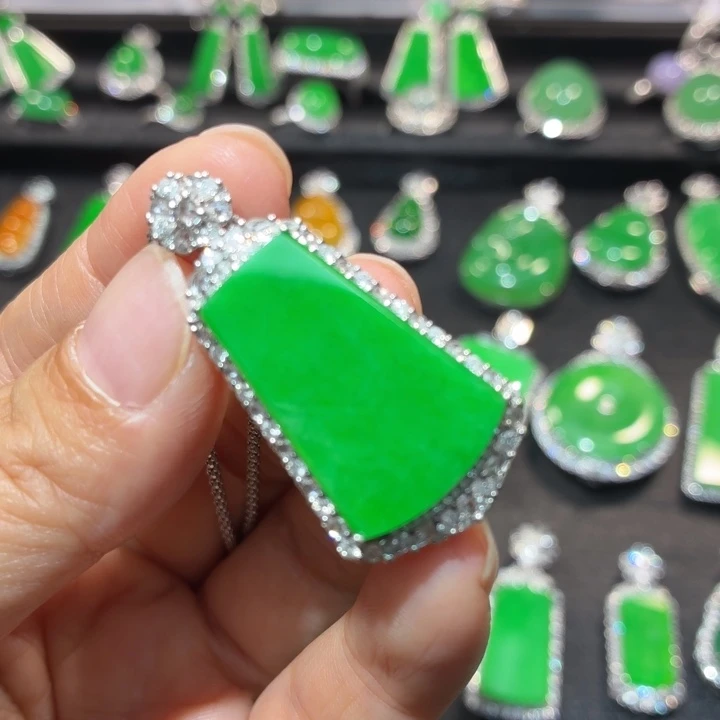 翡翠18K金镶嵌吊坠(不含链)翡翠