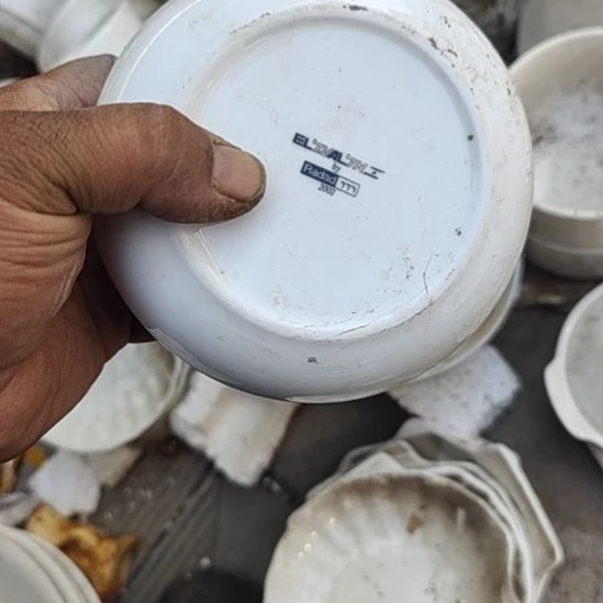 瓷发八个口径12.5碟子！