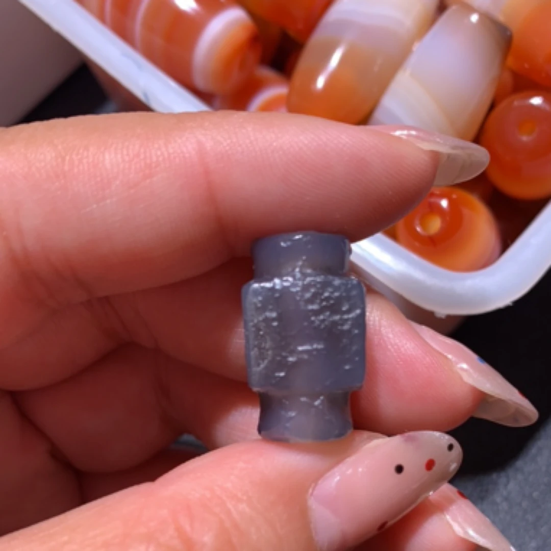 缠丝玛瑙双头鼎深色