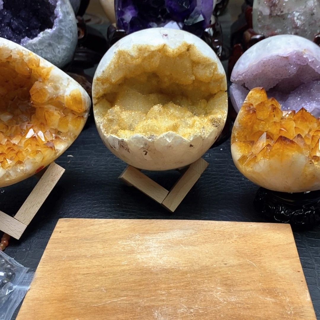 未镶嵌水晶大型摆件（非配饰）