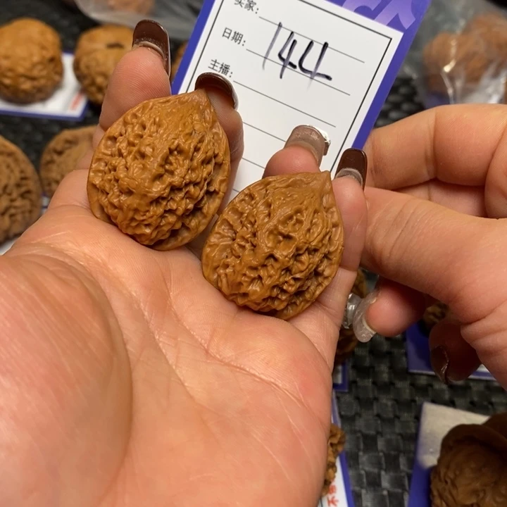 文玩核桃把件144麒麟28