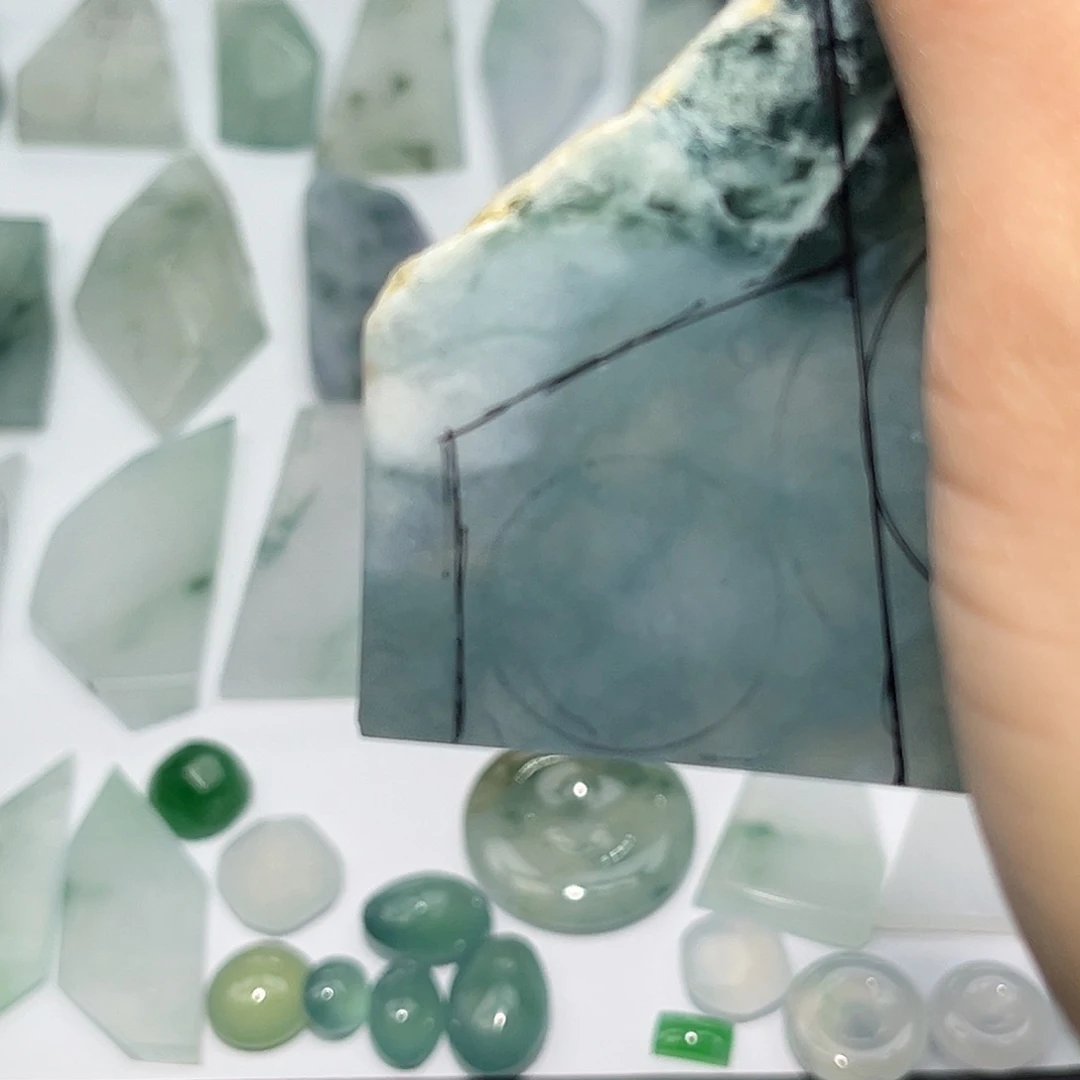 念***.翡翠未镶嵌颈饰3335