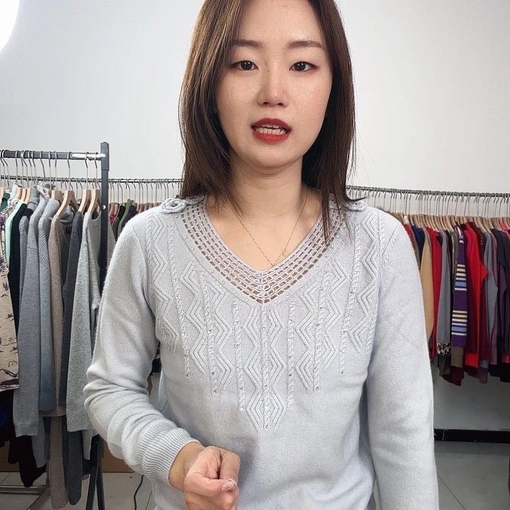 纯羊绒蓝色重工上衣100斤内