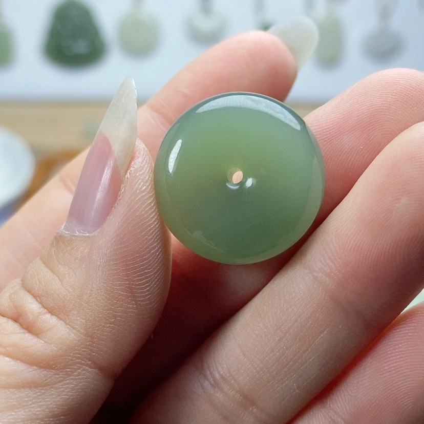 【闪购商品】颈饰未镶嵌和田玉