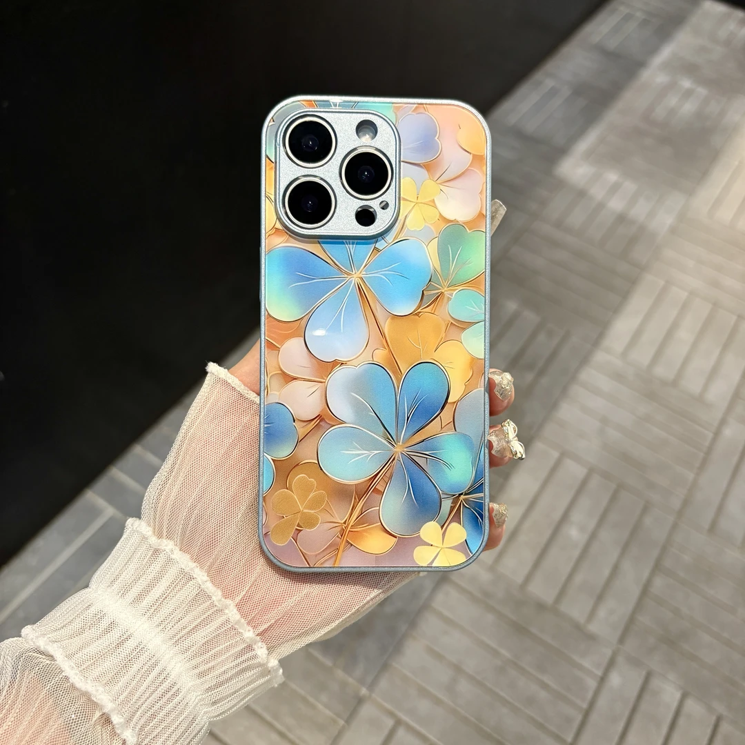 苹果/华为/oppo/vivo/小米 立体四叶草适用iPhone17/16玻璃手机壳