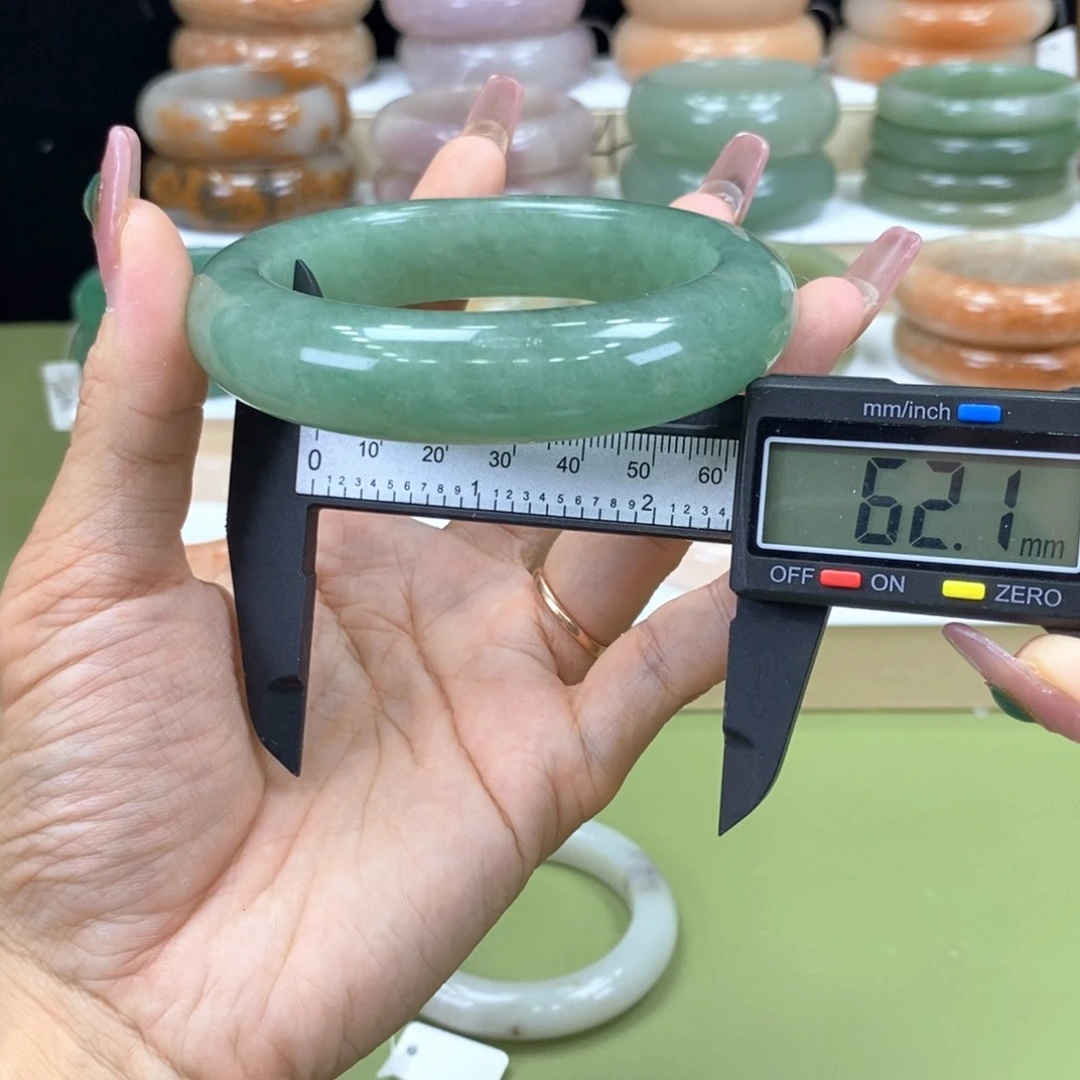 ╰***╮石英岩玉手镯未镶嵌