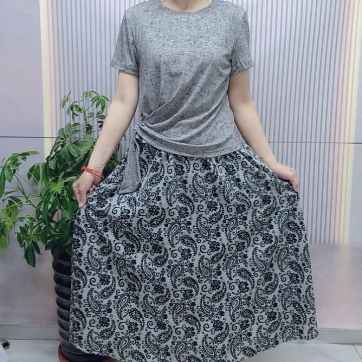 夏季韩版气质圆领设计感短袖花色蕾丝半身裙减龄套装夏装休闲长款