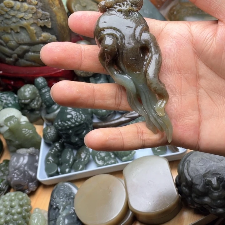 和田玉未镶嵌挂件