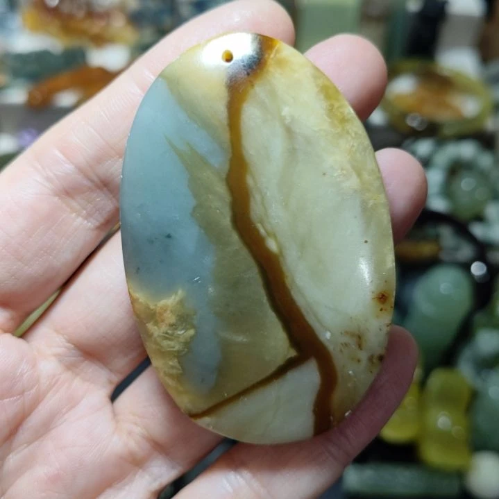 岫玉未镶嵌挂坠款式