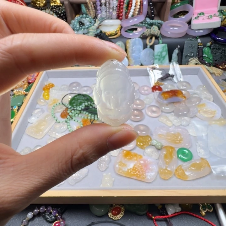 未镶嵌吊坠(赠链)玛瑙/玉髓冰透象鼻财神吊坠