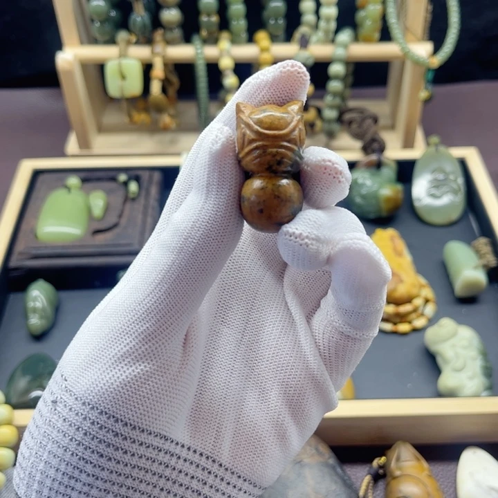 岫岩河磨玉（透闪石质玉）未镶嵌颈饰