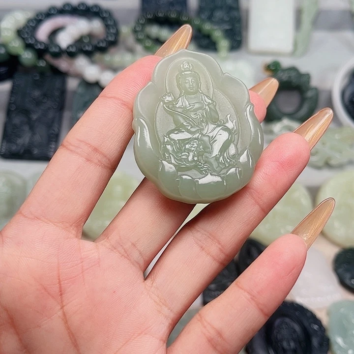 *****颈饰未镶嵌和田玉
