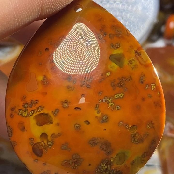 玛瑙/玉髓颈饰未镶嵌梨****易