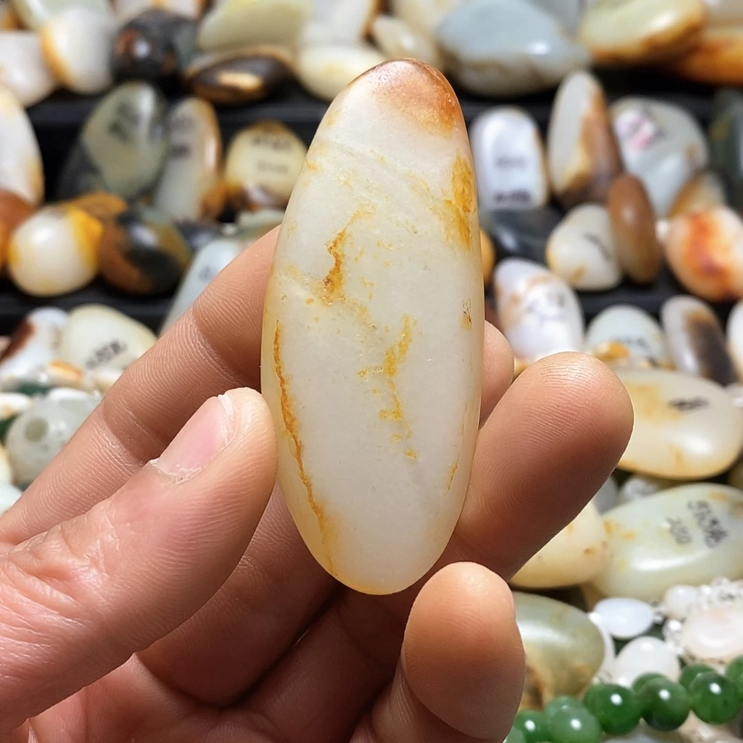 和田玉颈饰未镶嵌吊坠