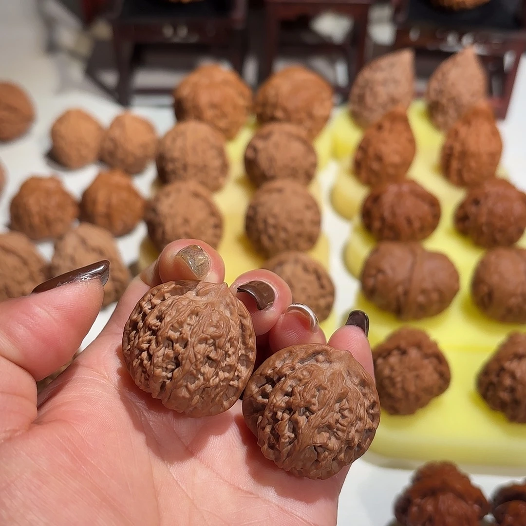 大叶紫檀（黑酸枝木类）文玩核桃手捻野生