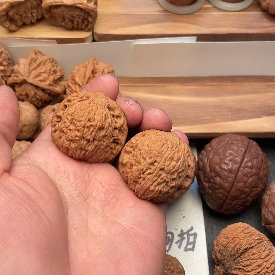 刘***屈文玩核桃吊坠泥鳅