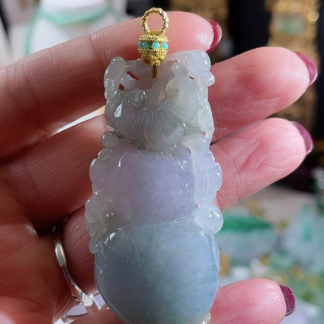 翡翠颈饰未镶嵌三彩葫芦