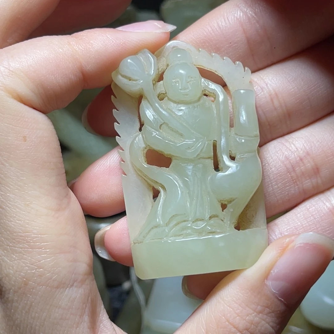 未镶嵌和田玉（糖玉）挂件