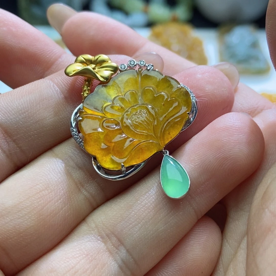 定制翡翠18K金镶嵌翡翠