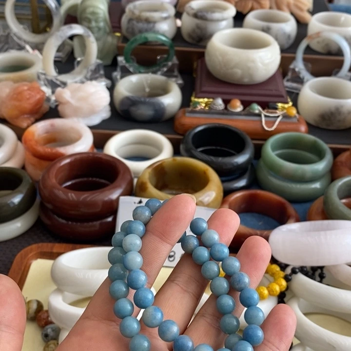 如****手镯石英质玉未镶嵌