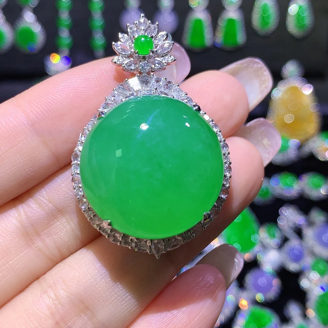 翡翠18K金镶嵌颈饰高冰满绿