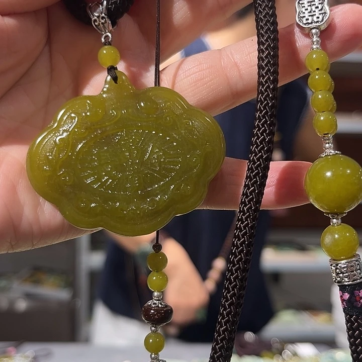 岫玉未镶嵌毛衣链