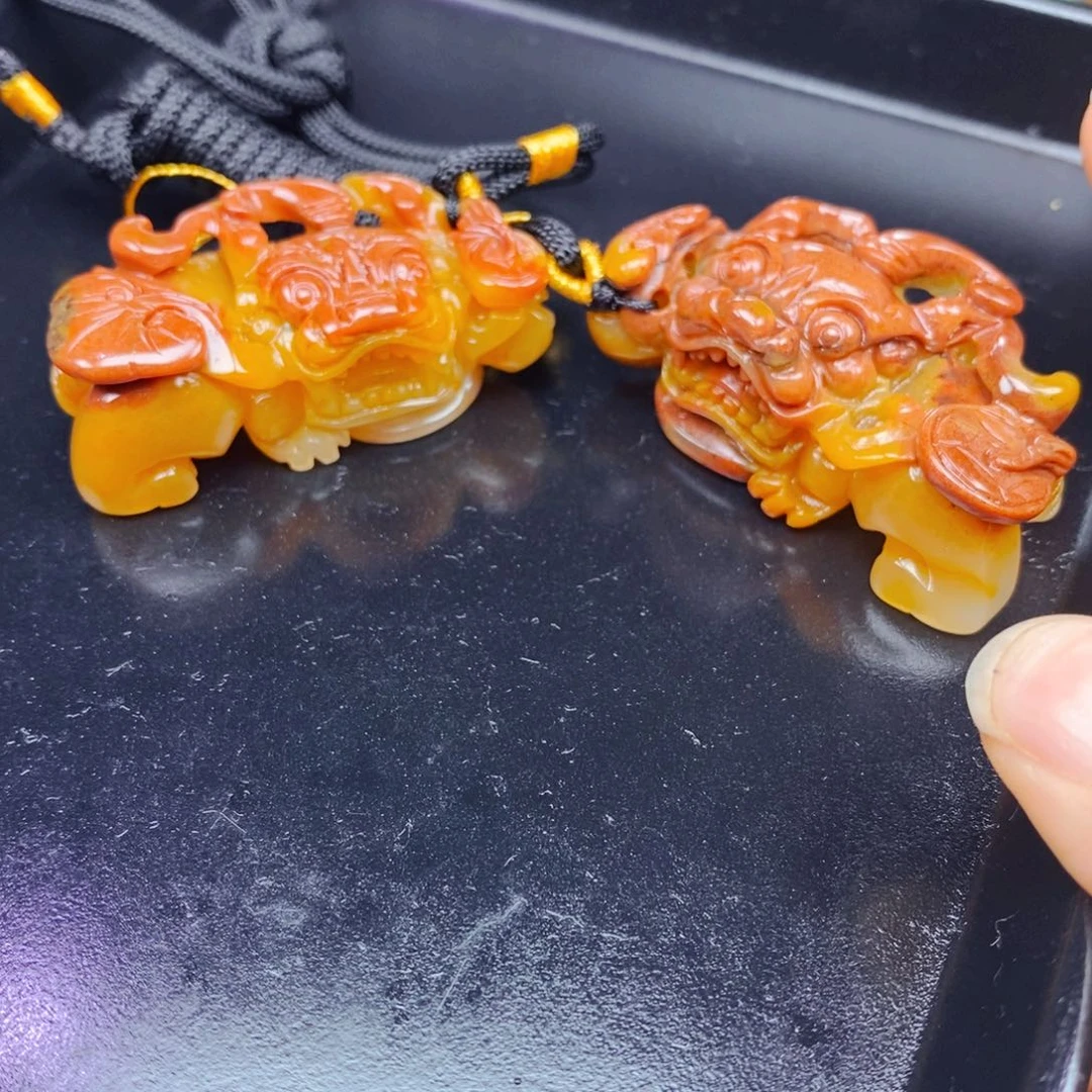 石英质玉（黄龙玉）未镶嵌颈饰