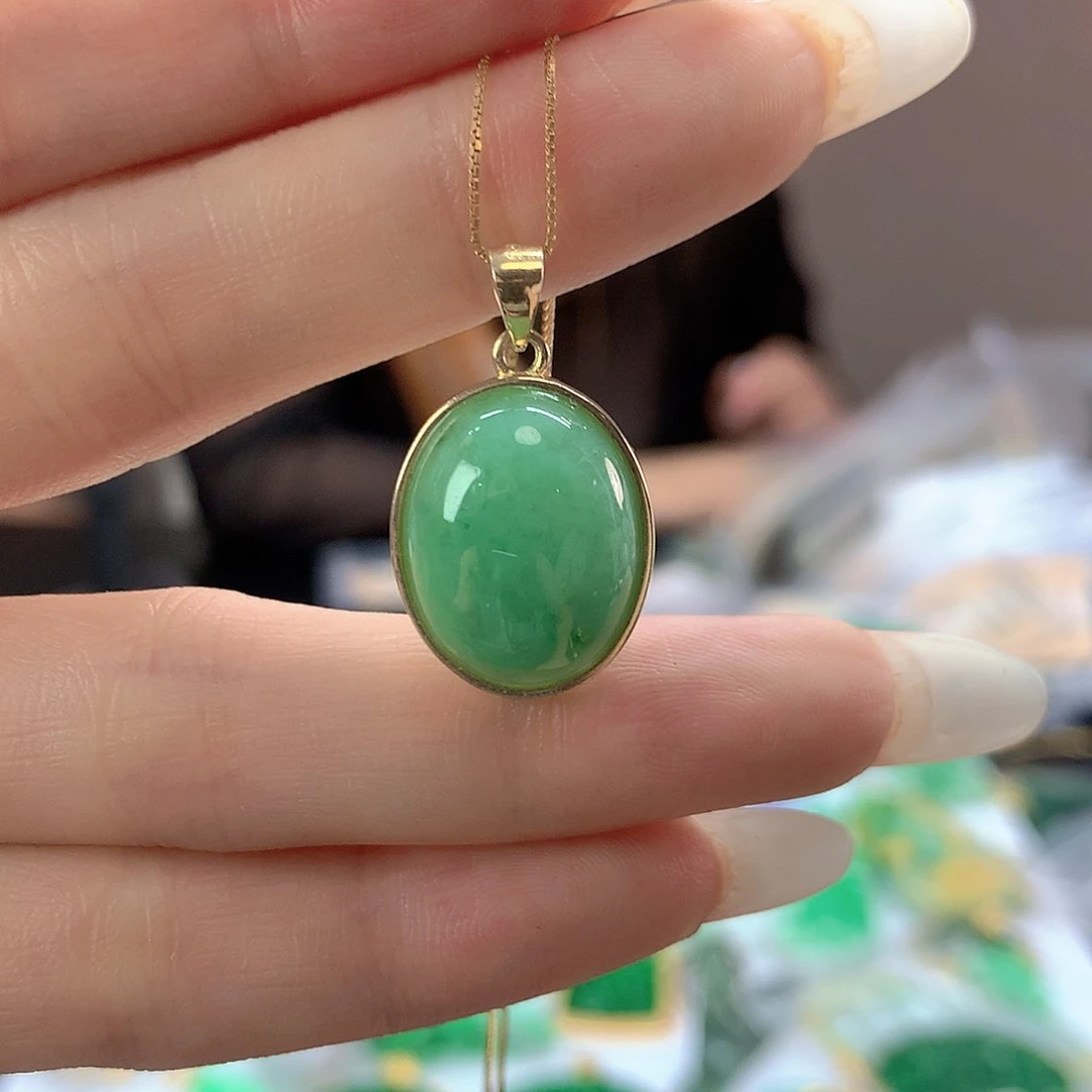 翡翠银S925镶嵌颈饰翡翠