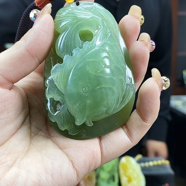 蛇纹石玉吊坠未镶嵌