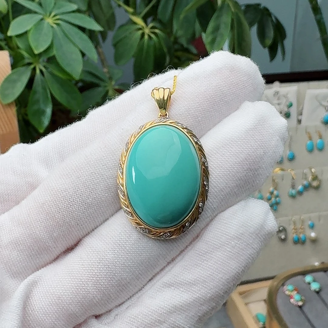 绿松石18K金镶嵌颈饰吊坠