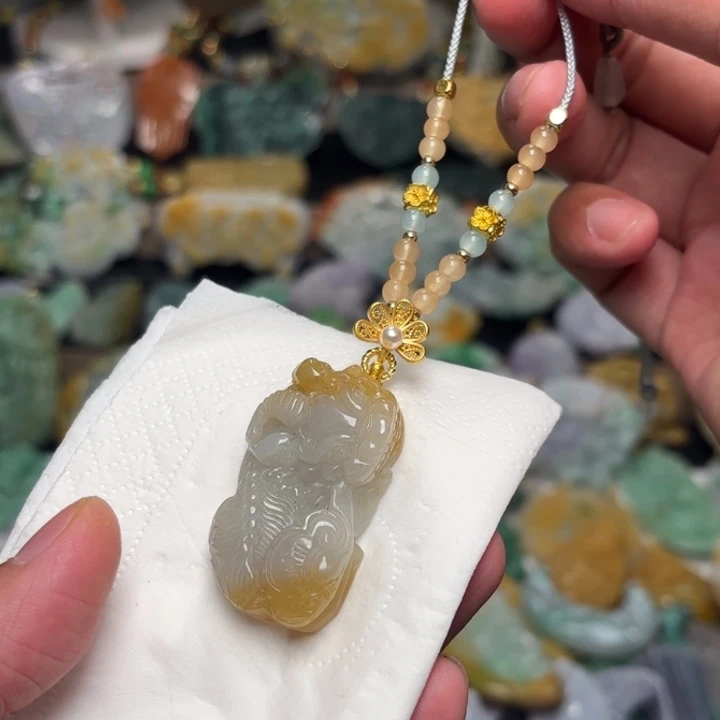 翡翠颈饰未镶嵌吊坠