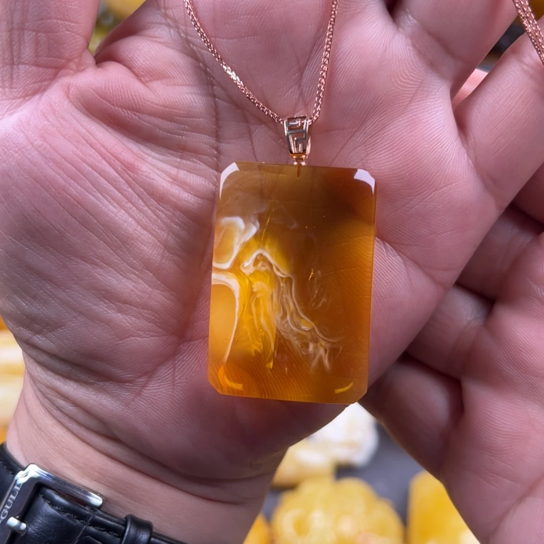 琥珀颈饰未镶嵌纯天然蜜蜡