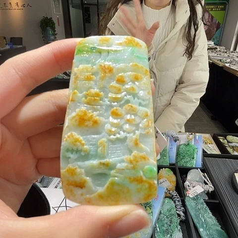 翡翠未镶嵌颈饰翡翠