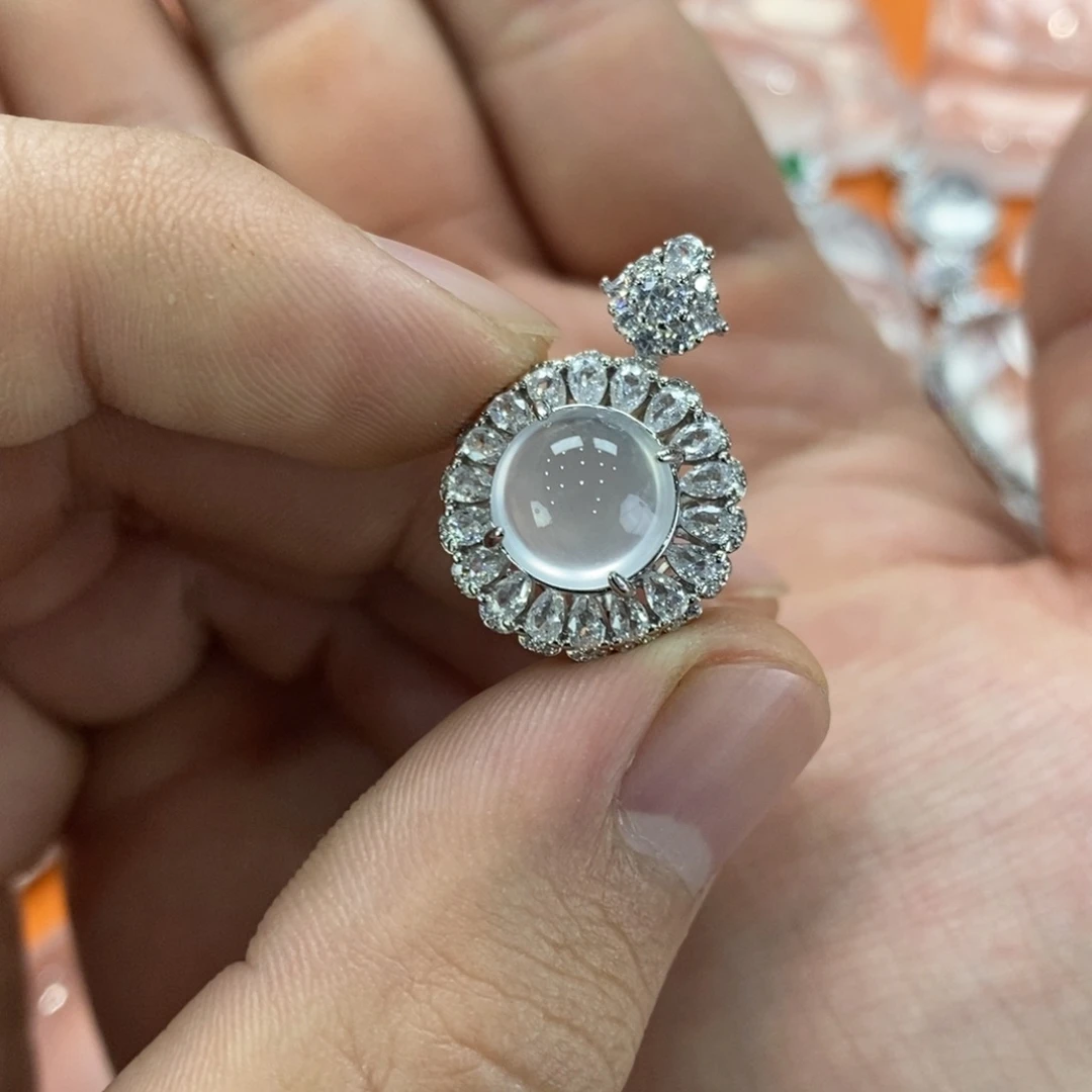 石英质玉吊坠(赠链)合金