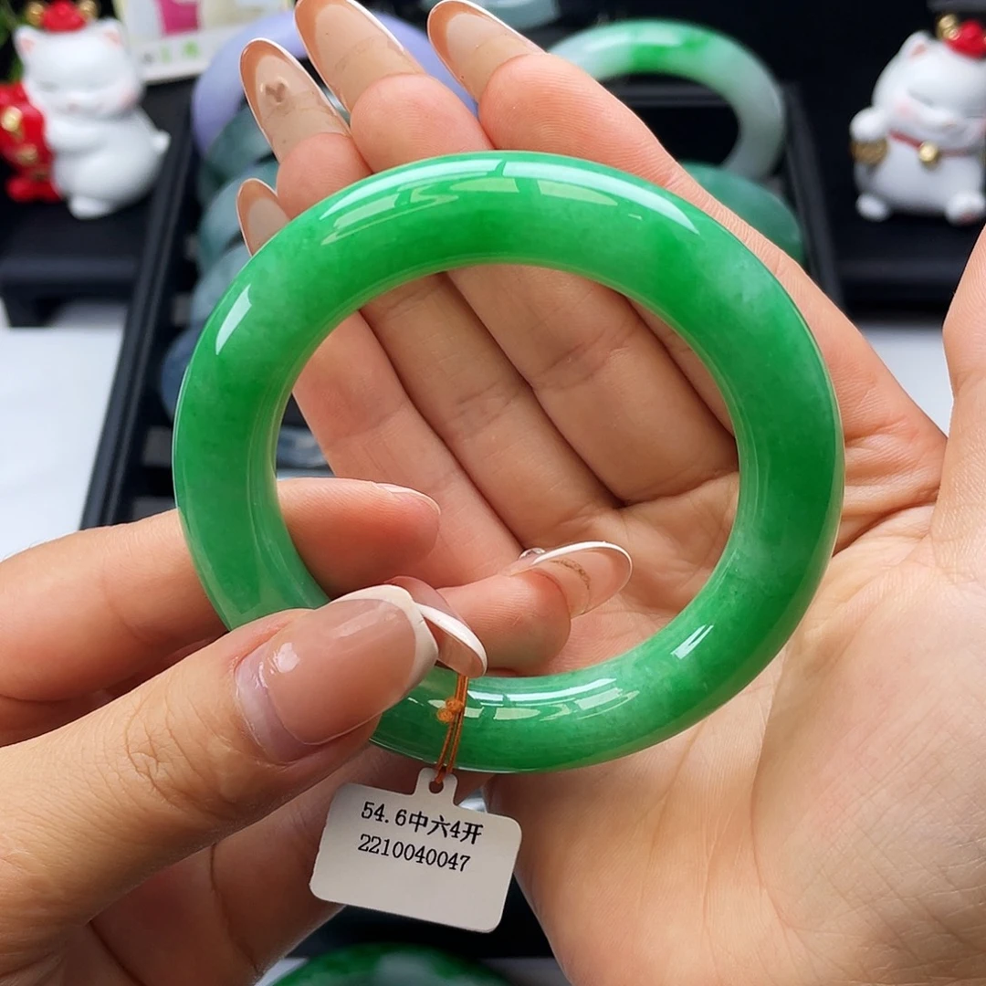 翡翠手镯未镶嵌54-55细糯满绿圆条、有瑕疵、截图询价