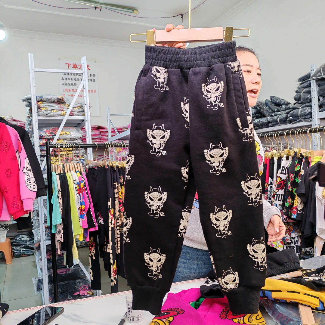 满印恶魔裤子冬季卫裤