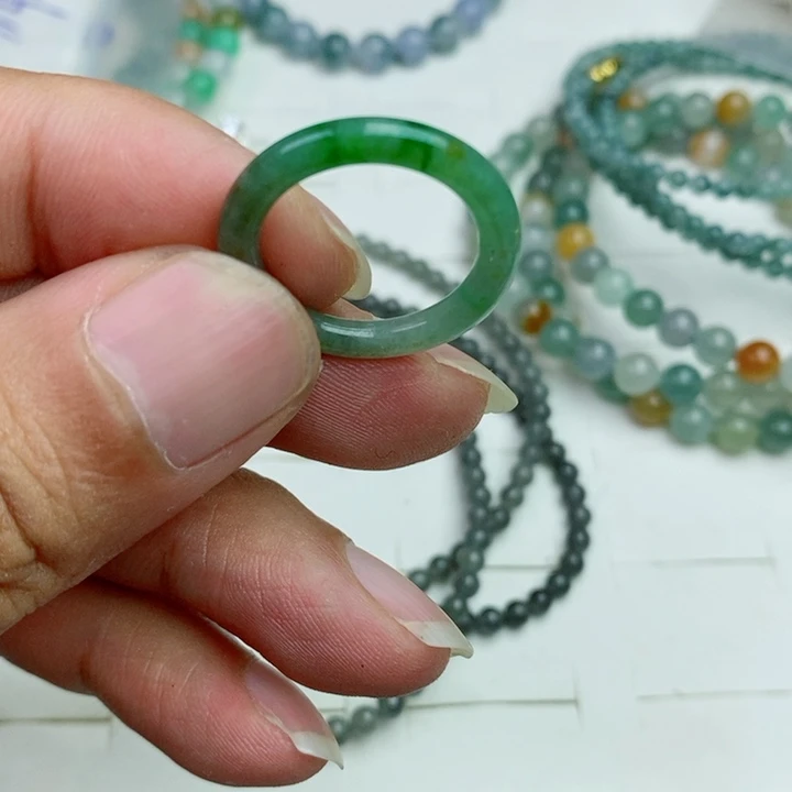 定制翡翠未镶嵌戒圈