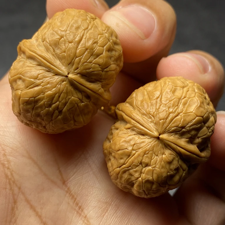 云南铁核桃31-32尺闷尖蛇皮手捻发货图片同款随机一对部分有红阴