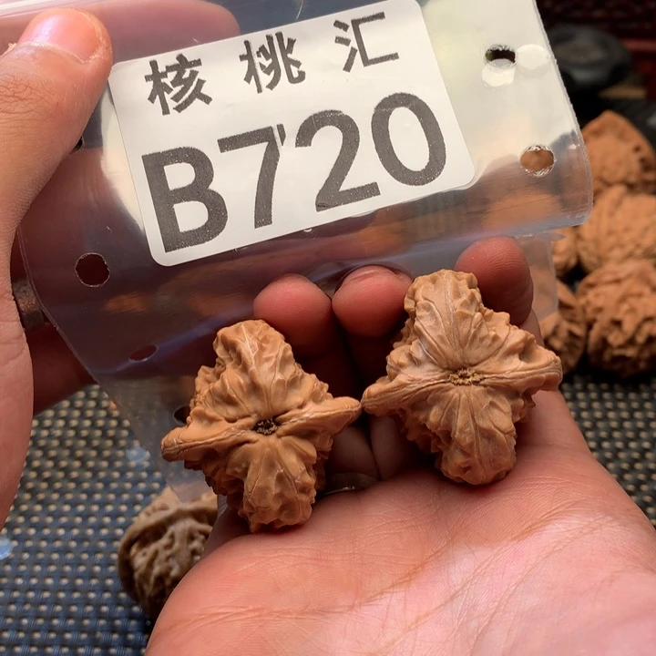 吊坠文玩核桃白蛇骨