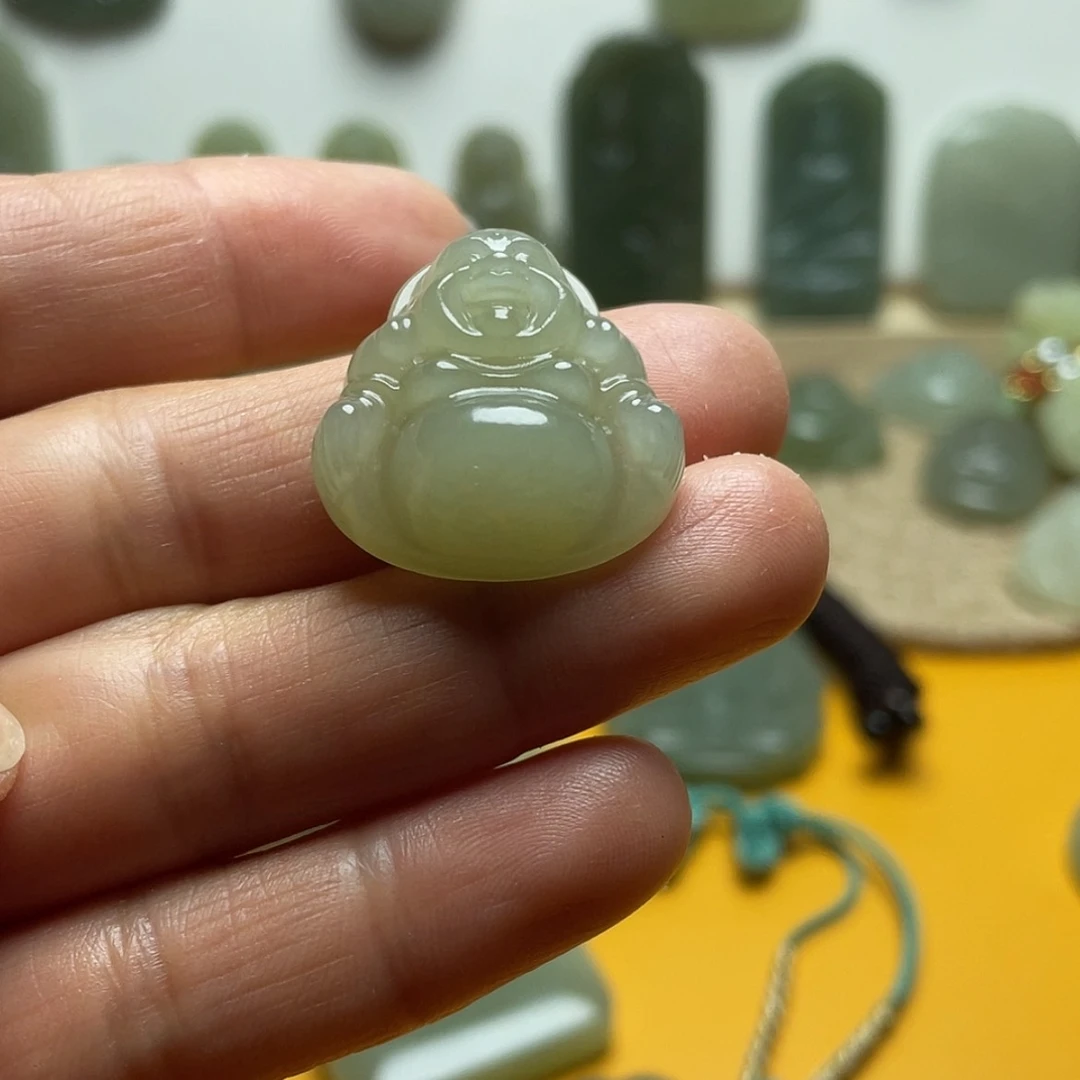 【闪购商品】和田玉颈饰未镶嵌奶***饼