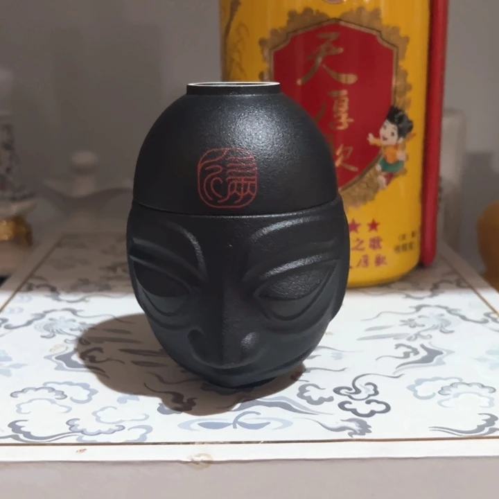 瓷三两匠黑色小酒瓶