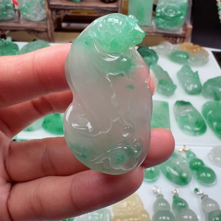 颈饰未镶嵌石英质玉
