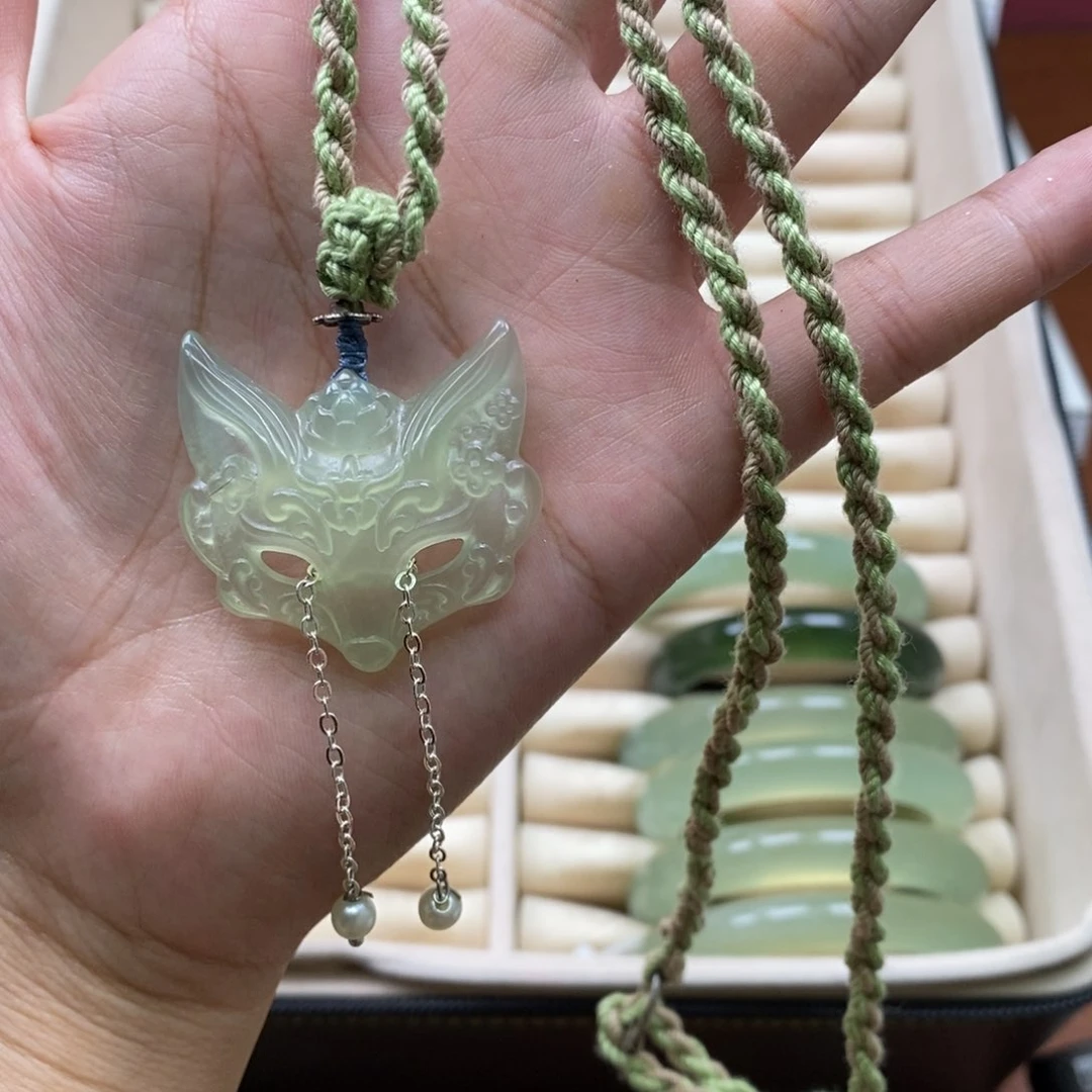 青***米蛇纹石玉未镶嵌手镯