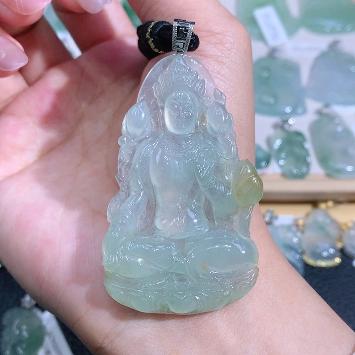 翡翠18K金镶嵌颈饰翡翠