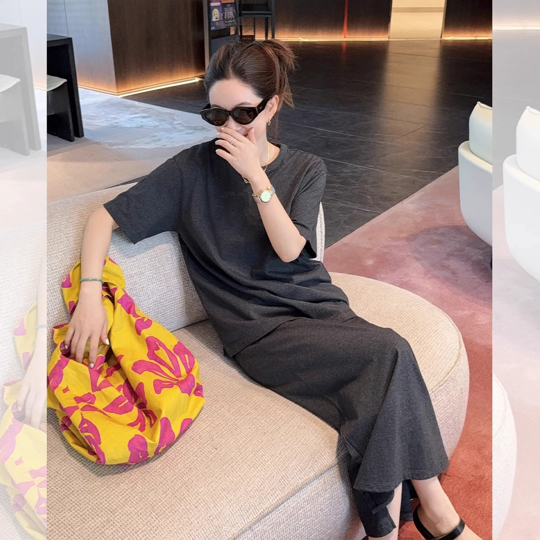 莉贝琳sisy 万能公式套装宽松短袖T恤直筒半身裙两件套S25104TS02