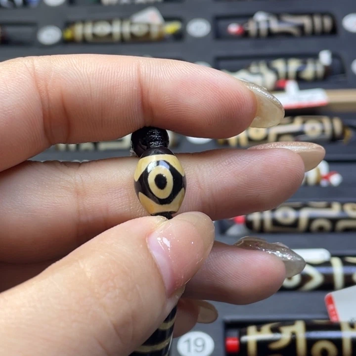 谢***姐玛瑙/玉髓未镶嵌颈饰