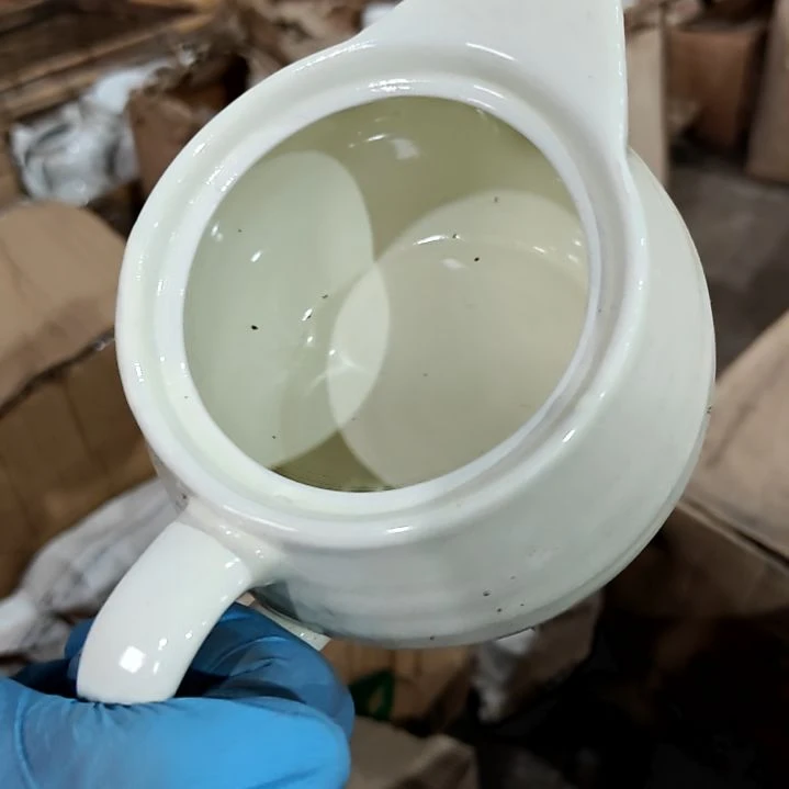 摆件盘子碗茶壶啥都有