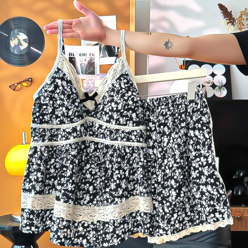 睡衣女款爆款2025新款白色蕾丝蝴蝶结吊带胸垫性感风两件套家居服