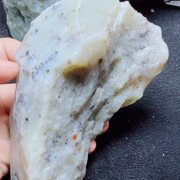 未镶嵌和田玉（糖玉）珠宝半成品