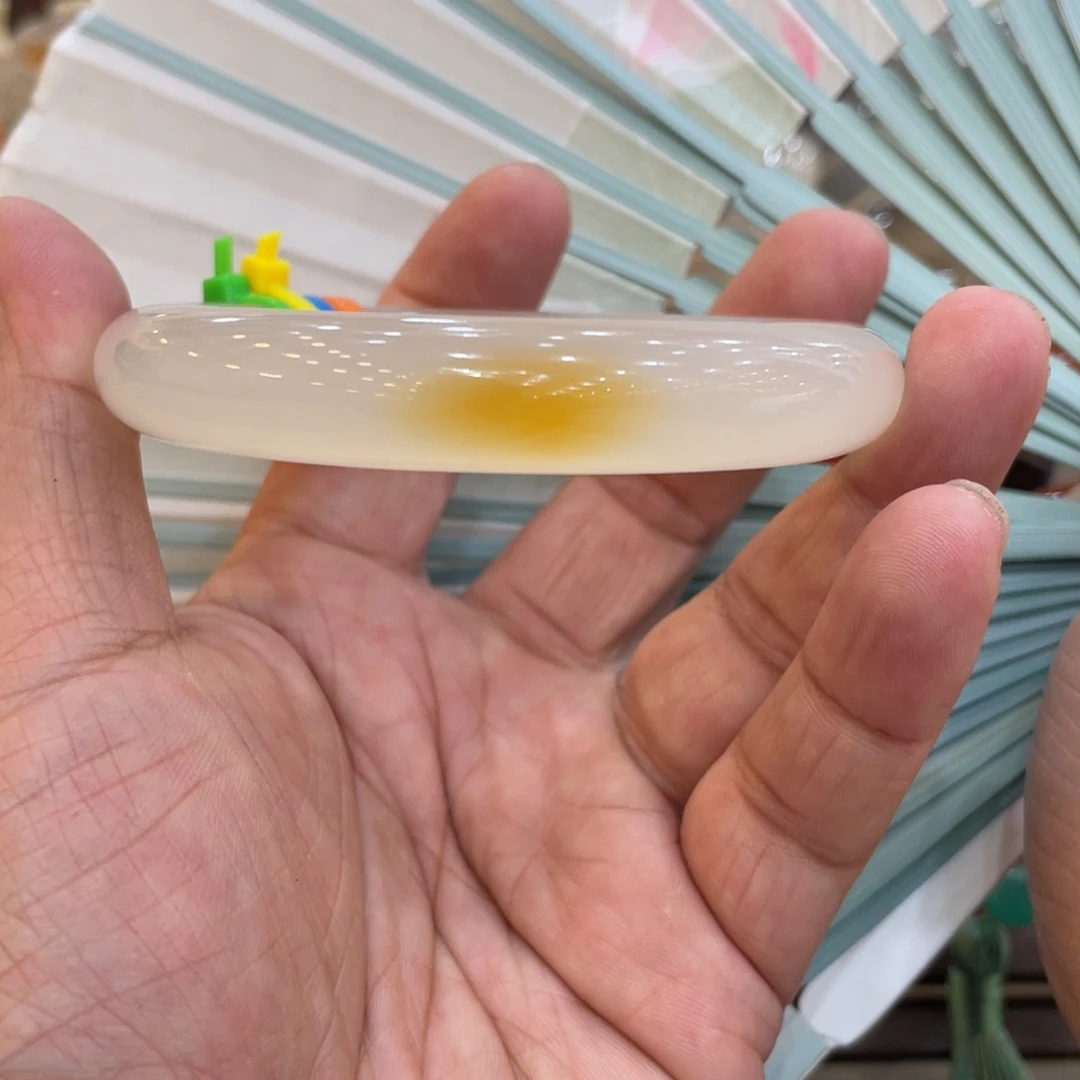 玛瑙/玉髓手镯未镶嵌邱*强